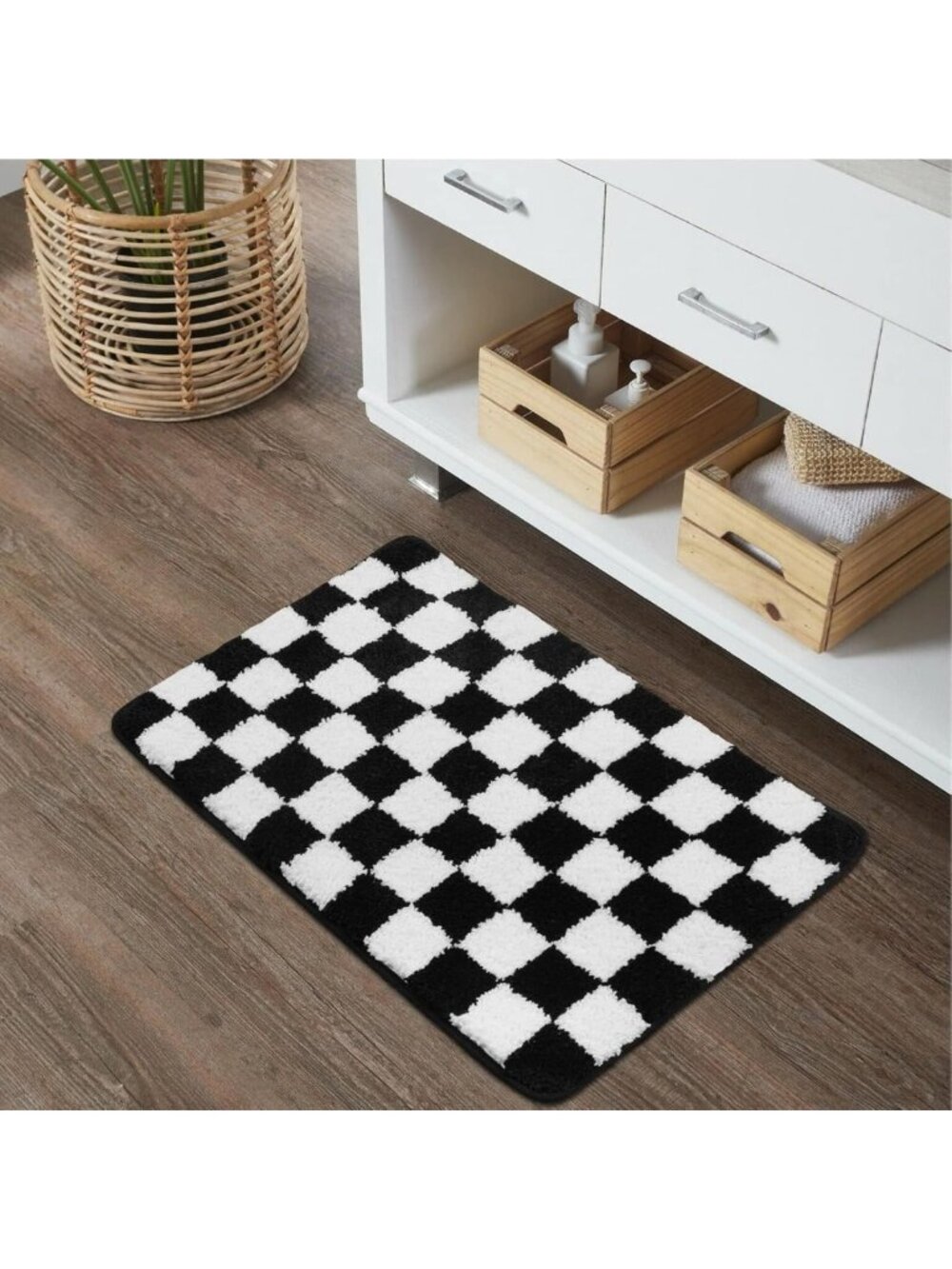 Stylish Black & White Checkered Bath Mat, Non-Slip, Soft Microfiber, 18x26
